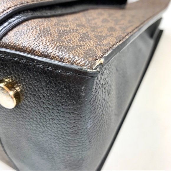 Michael Kors Mercer Signature Extra Large Pocket - Picture 13 of 16